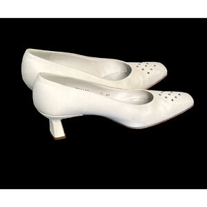 Stuart Weitzman White Rhinestone Square Toe Block Heel‎ Pumps Womens Size 7.5 AA
